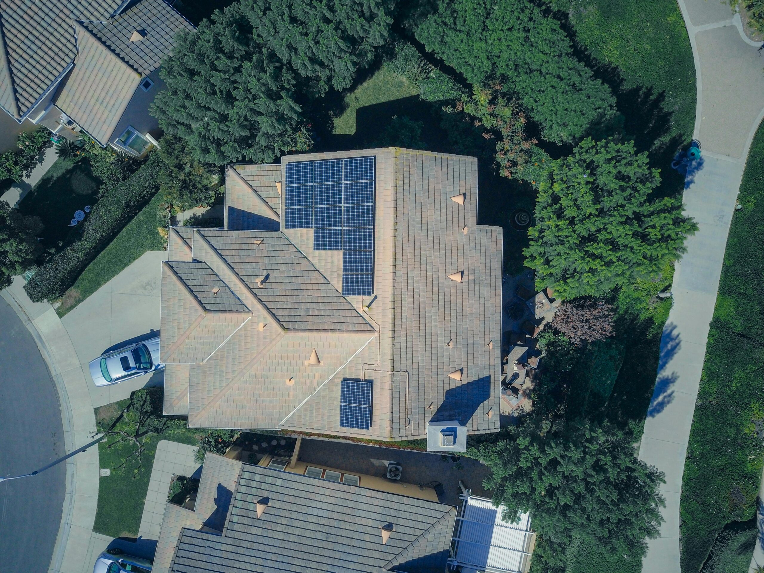 faut-il refaire toiture pour panneaux solaires