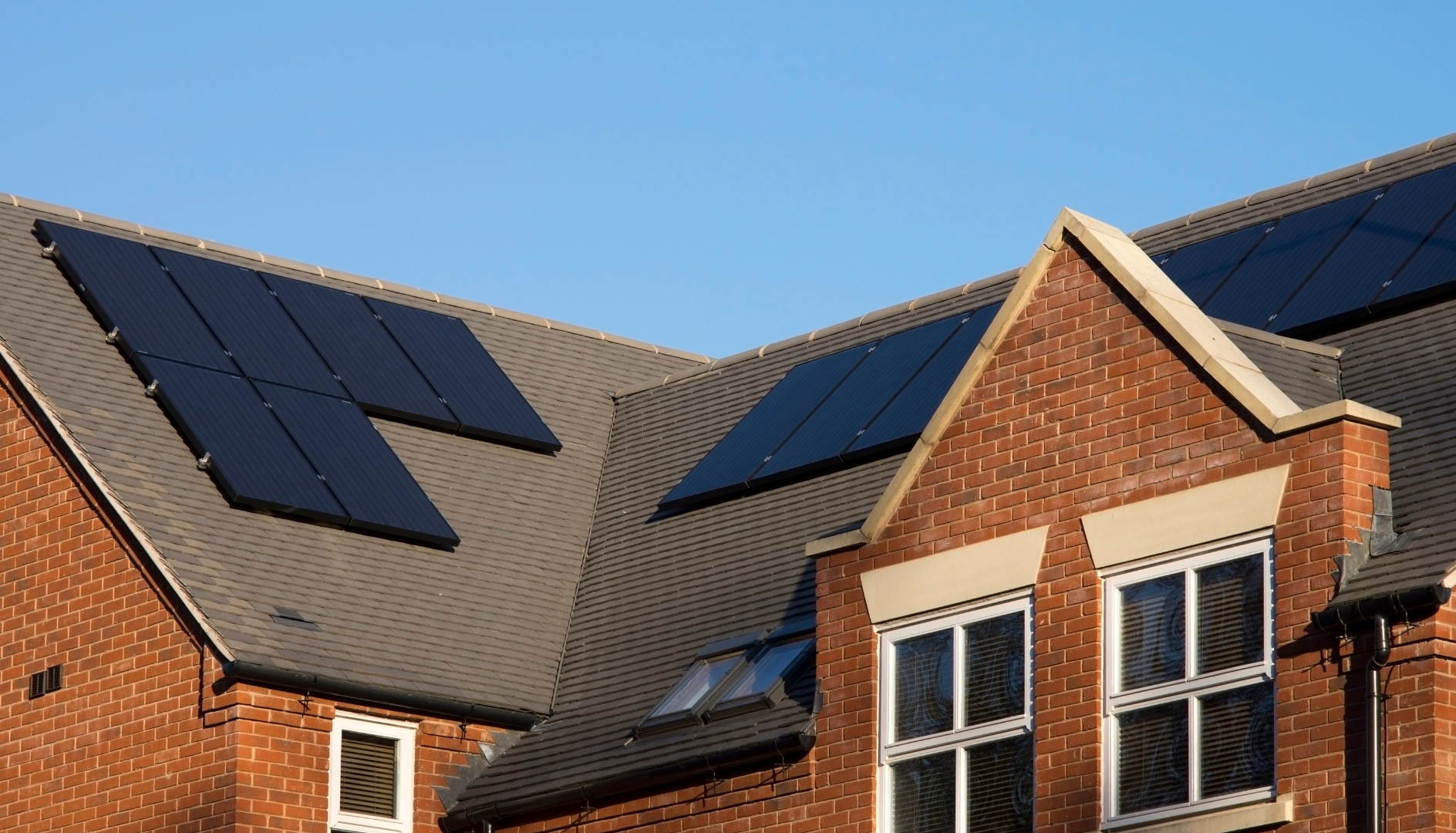 panneaux solaires et mairie