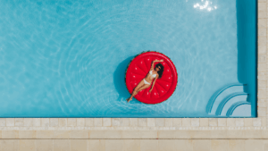 panneaux solaires et piscine